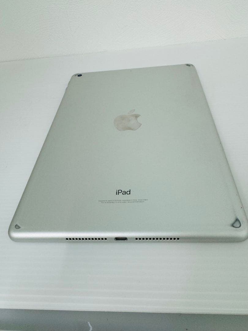 iPad 第5世代 Wi-Fi モデル32GB シルバー