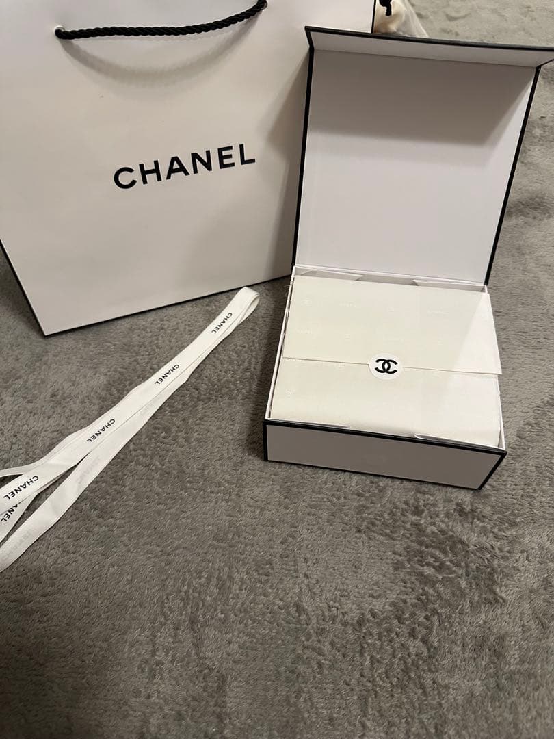 新品未開封CHANEL N°５Ｌ'EAUハンドクリーム50ml