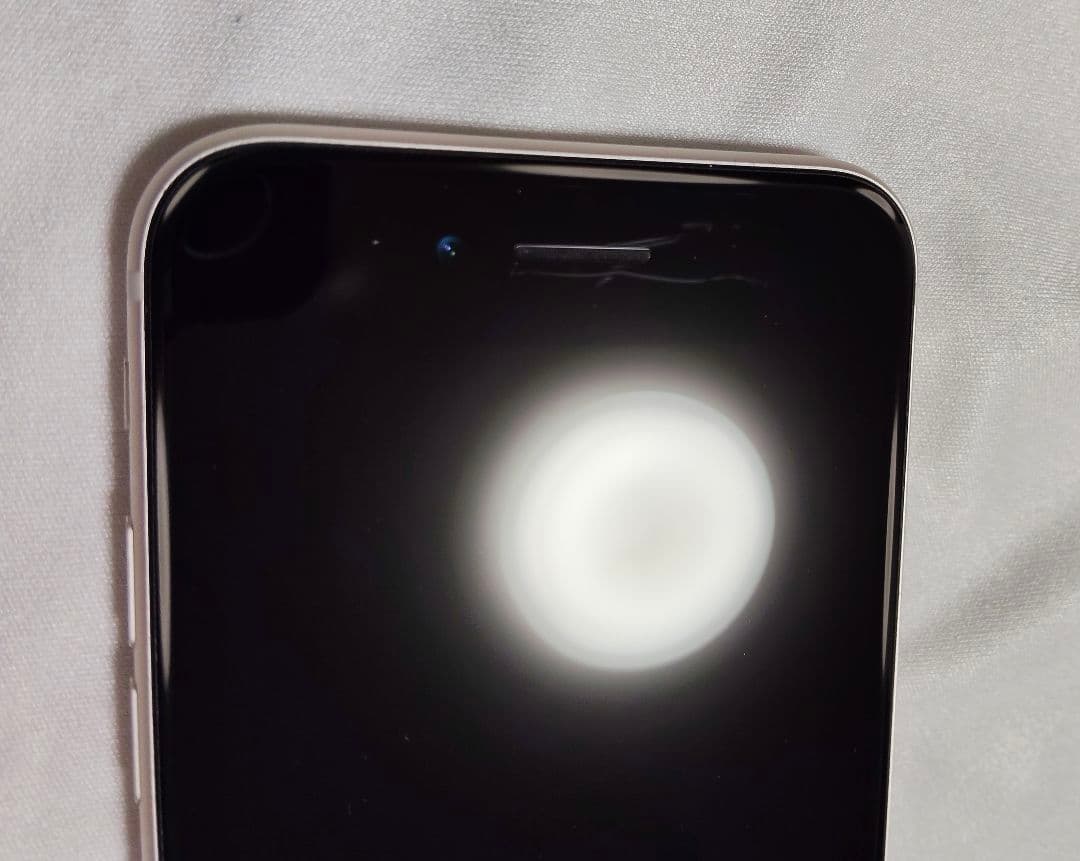 iPhoneSE (第3世代) 64GB スターライト SIMフリー【本体のみ】