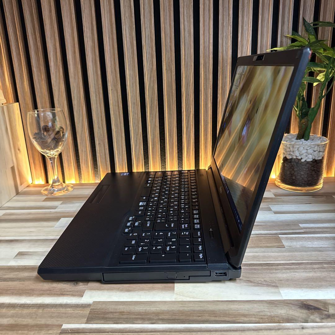 新型2022年式‼️LIFEBOOK☘️15.6型☘️FHD☘️第12世代☘️ノートPC