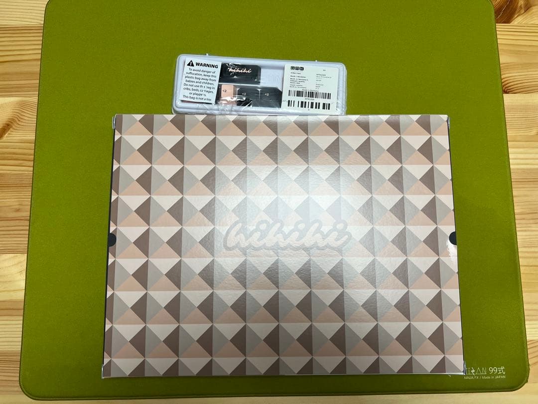 ペ*ン様 F1-8X 722 cream GMK Olivia Zaku II