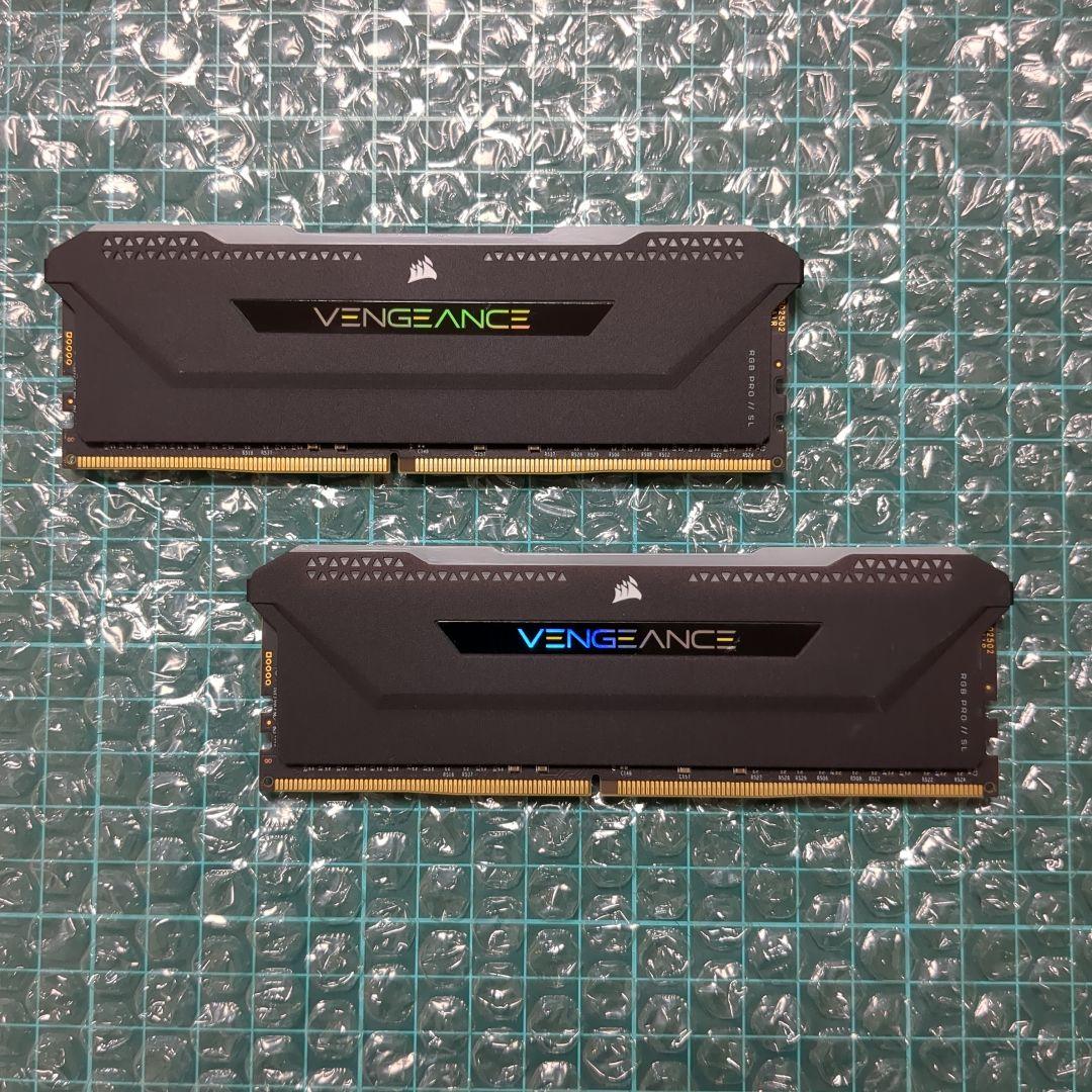 Corsair 16GB（8GB×2） DDR4 メモリ RGB