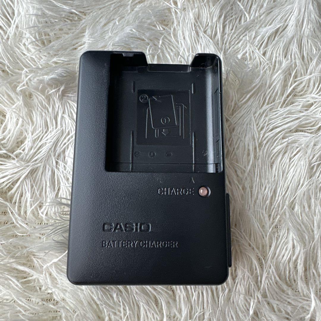 美品 CASIO EXILIM EX-ZR10 コンデジ 箱付き