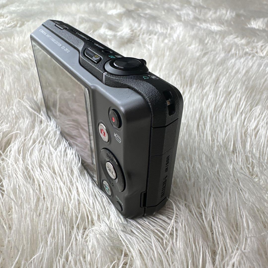 美品 CASIO EXILIM EX-ZR10 コンデジ 箱付き