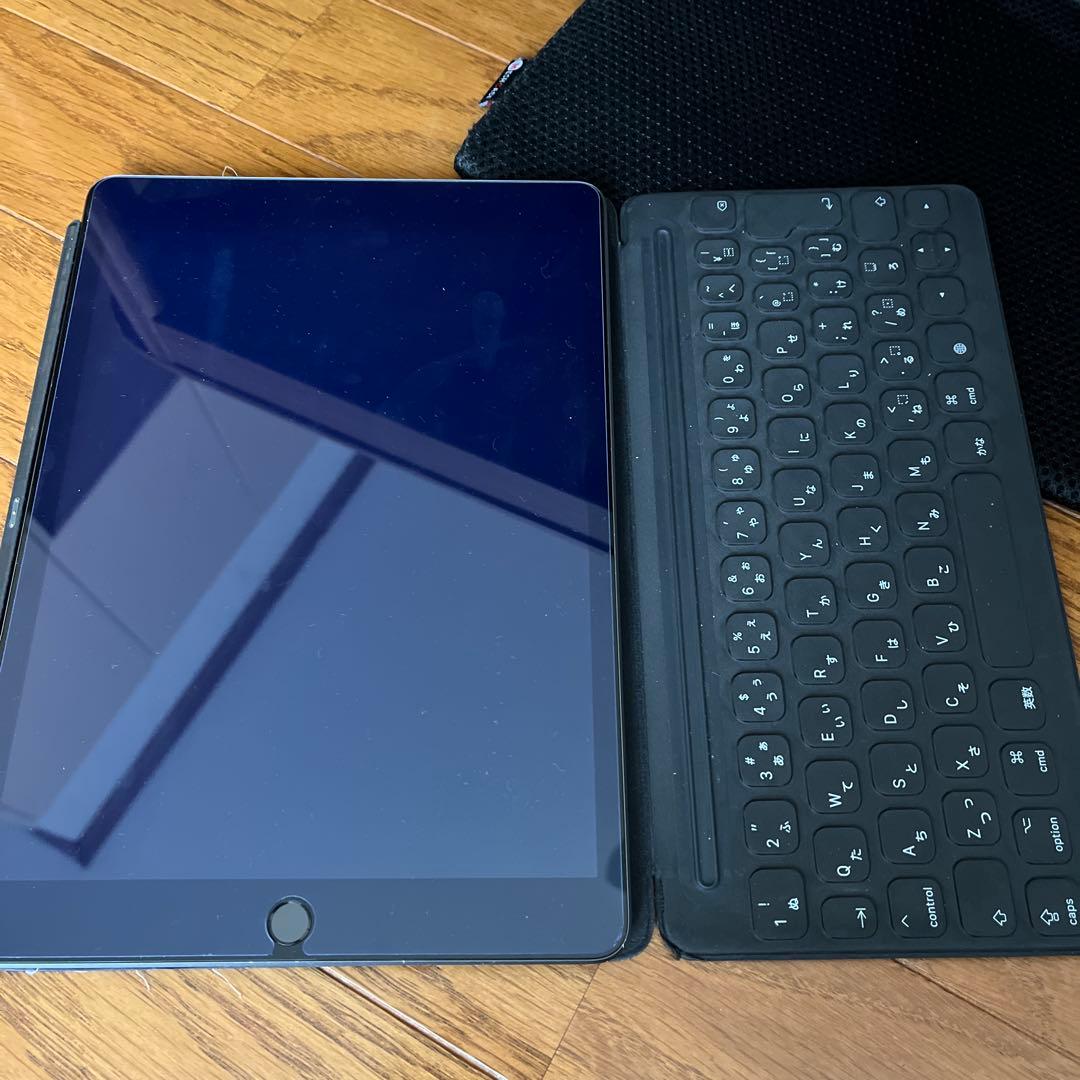iPad 第9世代　64GB 純正smartkeyboardセット