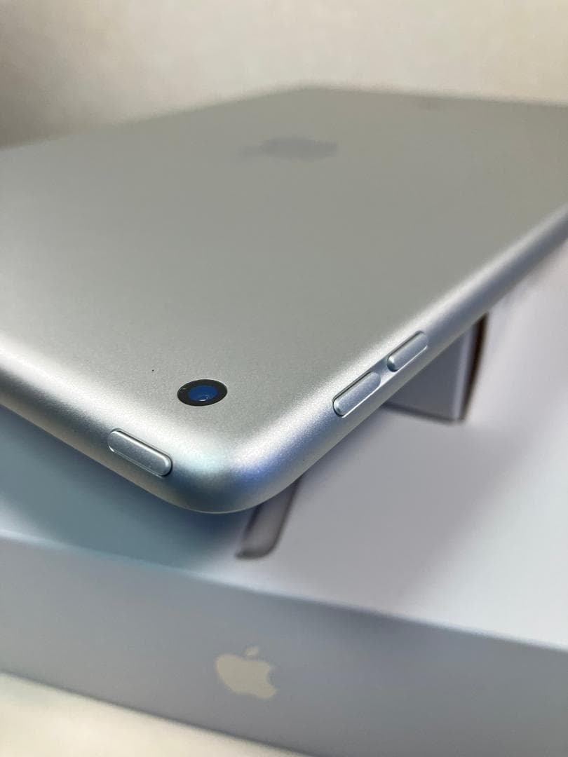 iPad 第9世代　64GB シルバー　Wi-Fi　4点付属品付（一部欠品）