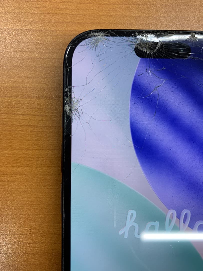 動作確認済 iPhone 15 128GB ID S4774