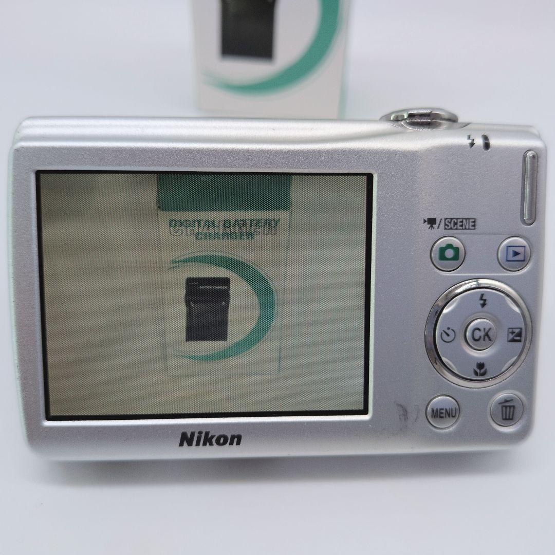 【動作品】Nikon COOLPIX S220 シルバー デジカメ コンパクト
