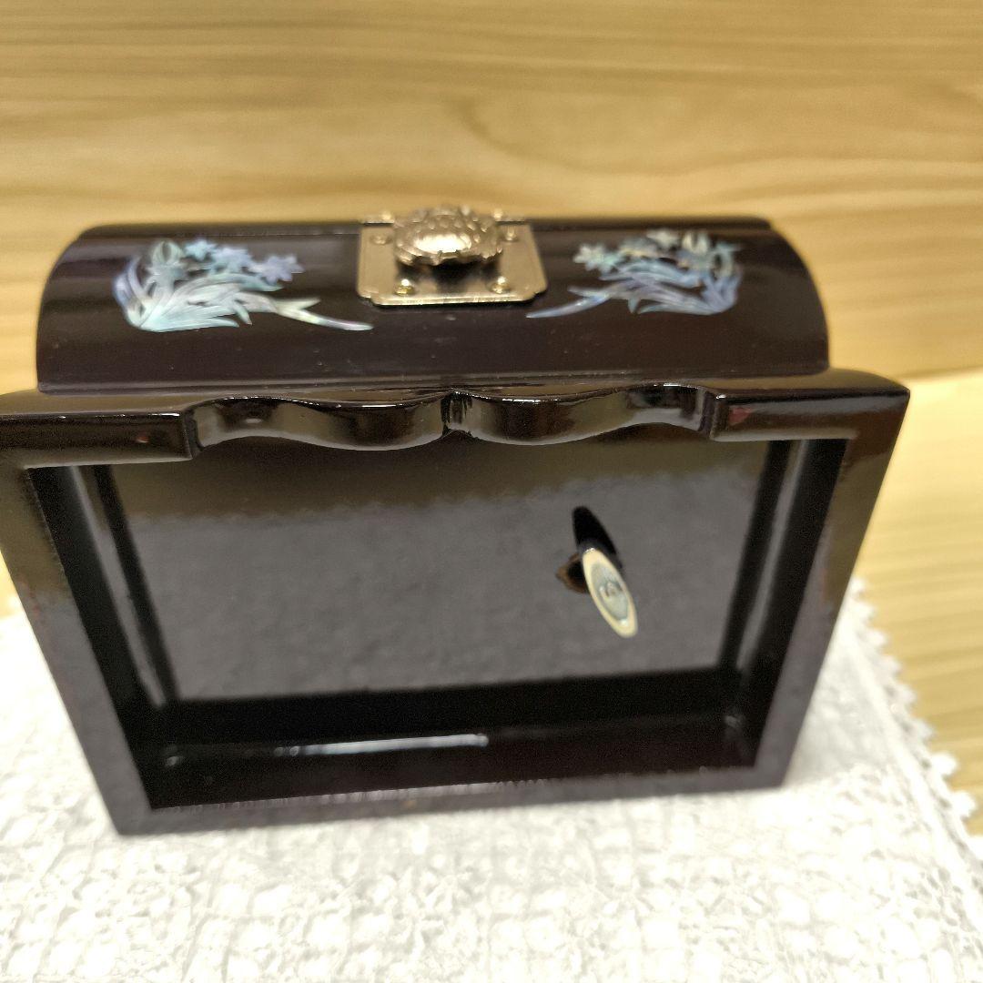 【韓国】伝統　螺鈿細工　貝殻装飾　漆器　オルゴール付き宝石箱　ジュエリーBOX
