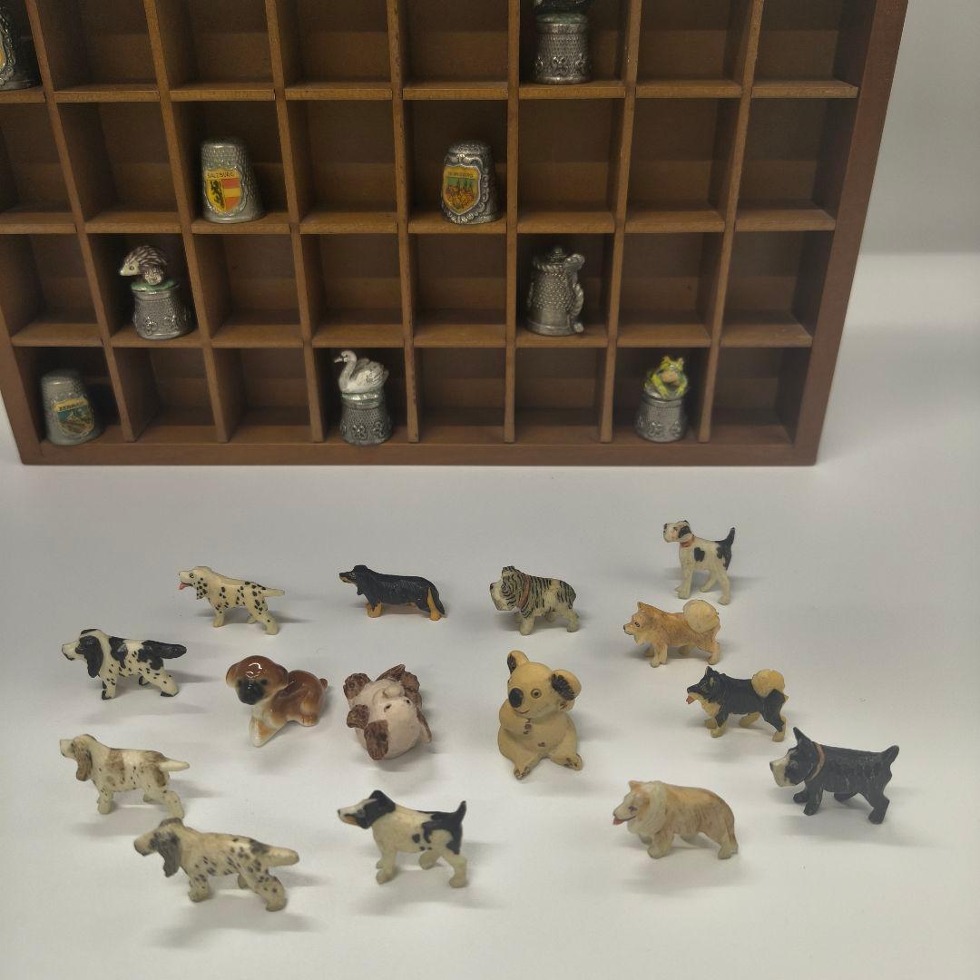 ヨーロッパの指ぬきコレクション　１１個 　ウッドボックスと犬のフィギュア付