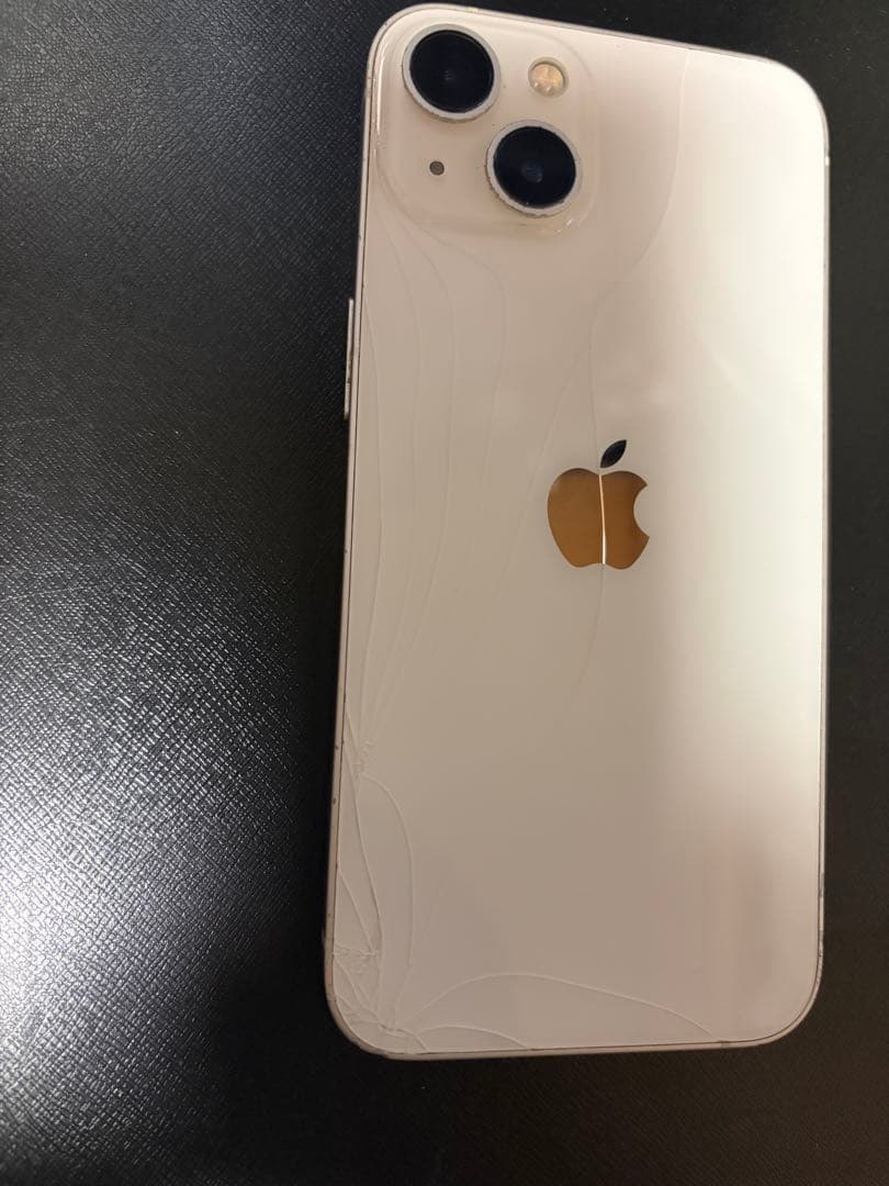 Apple iPhone 13 ホワイト 本体　裏面割れ有り