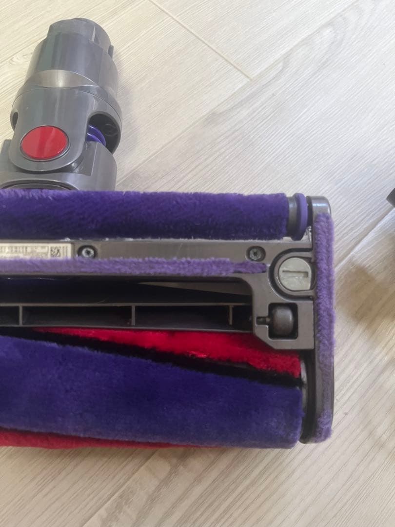 dyson ダイソン V8 SV10 コードレスクリーナー