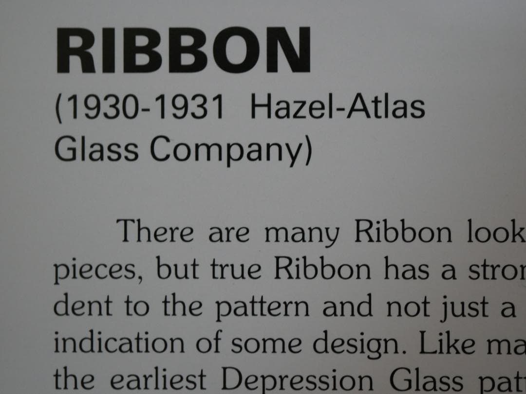 Hazel Atlas １９３０年「Ribbon」極小チップ有り・ウランガラス