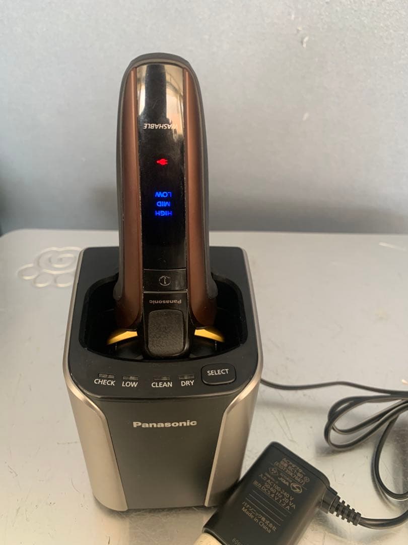☆Panasonic☆　ラムダッシュ5枚刃　電気シェーバー ES-CLV7D