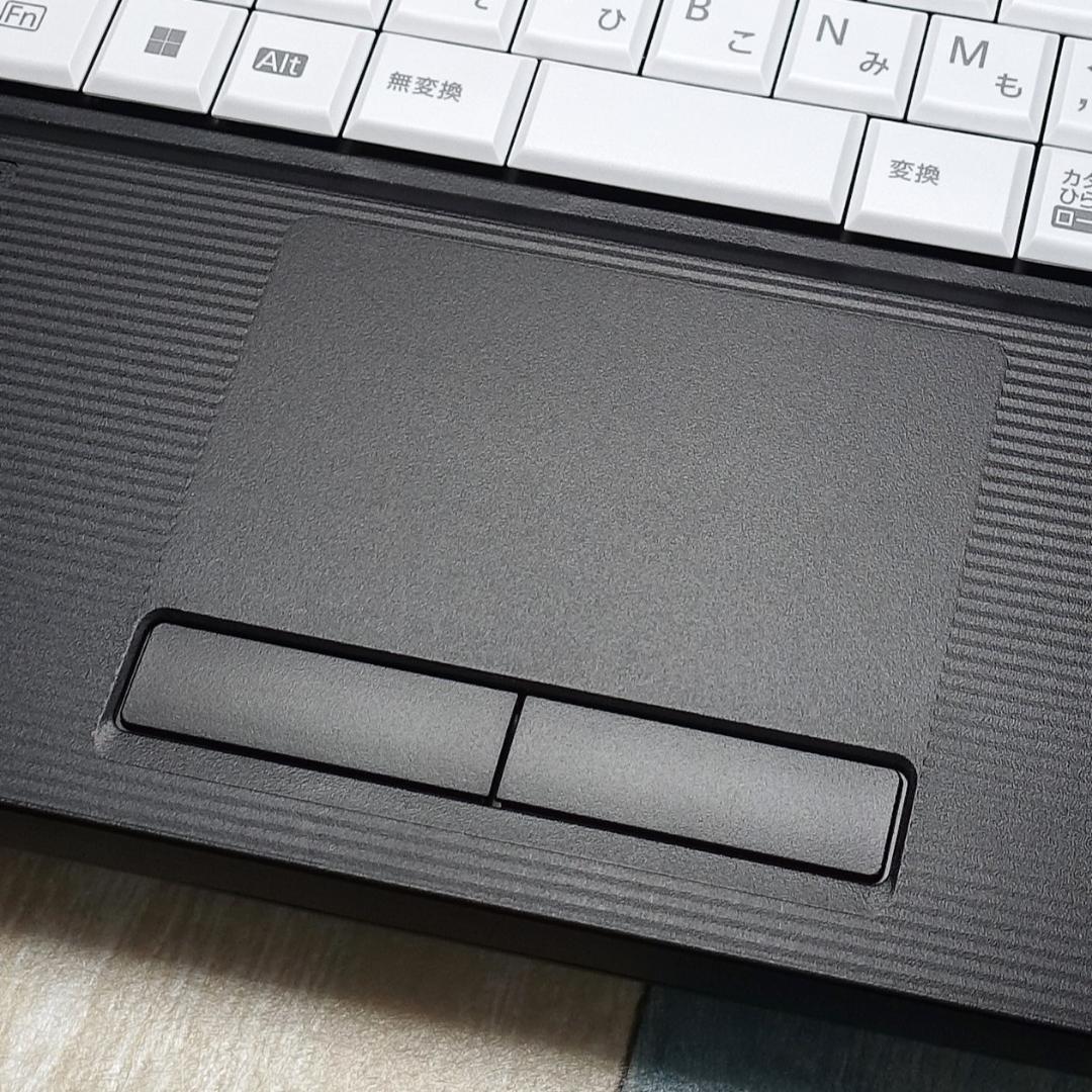 美品で６コアＣＰＵの２０２３年製✨第１２世代コアｉ３に超高速ＳＳＤ＆大容量メモリ