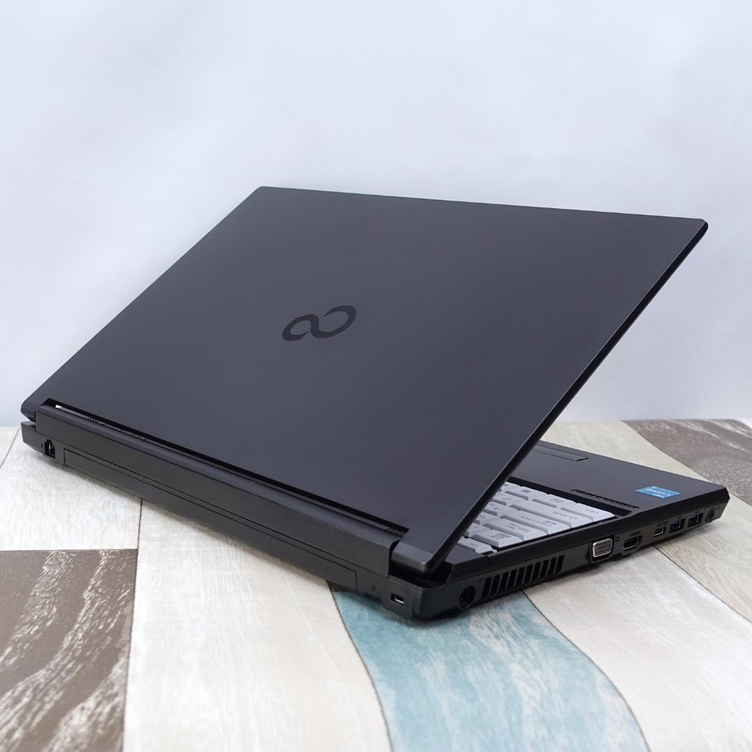 美品で６コアＣＰＵの２０２３年製✨第１２世代コアｉ３に超高速ＳＳＤ＆大容量メモリ