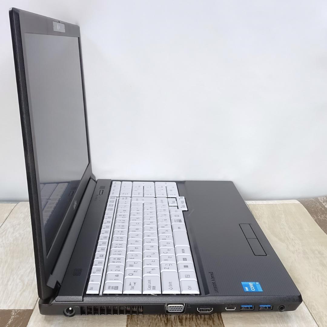 美品で６コアＣＰＵの２０２３年製✨第１２世代コアｉ３に超高速ＳＳＤ＆大容量メモリ
