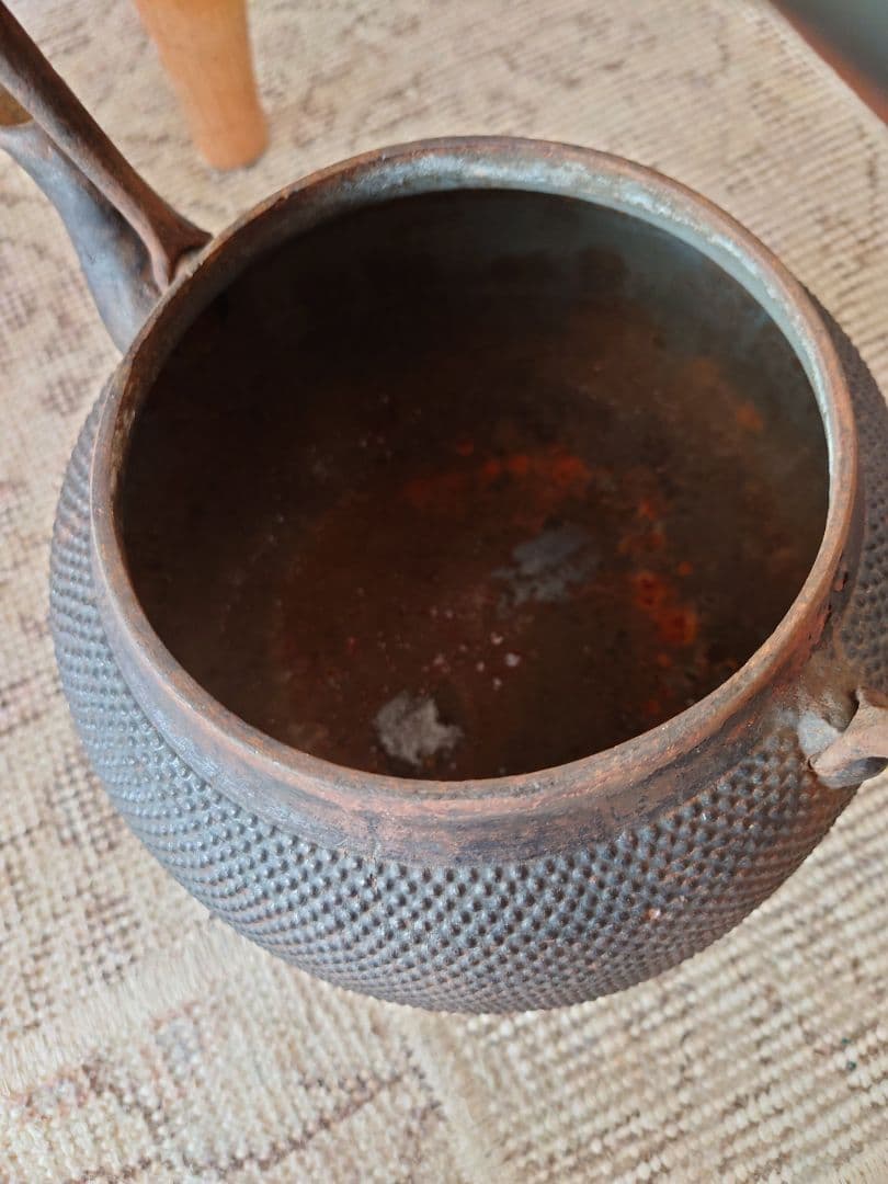 南部鉄器 三厳堂 鉄瓶 茶道具 鉄無垢 あられ【大ぶり】高さ約25cm幅22cm