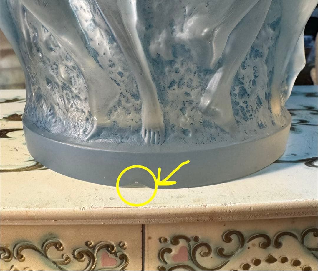 光を纏う巫女たち Lalique Bacchantes バコントゥ オパルセント