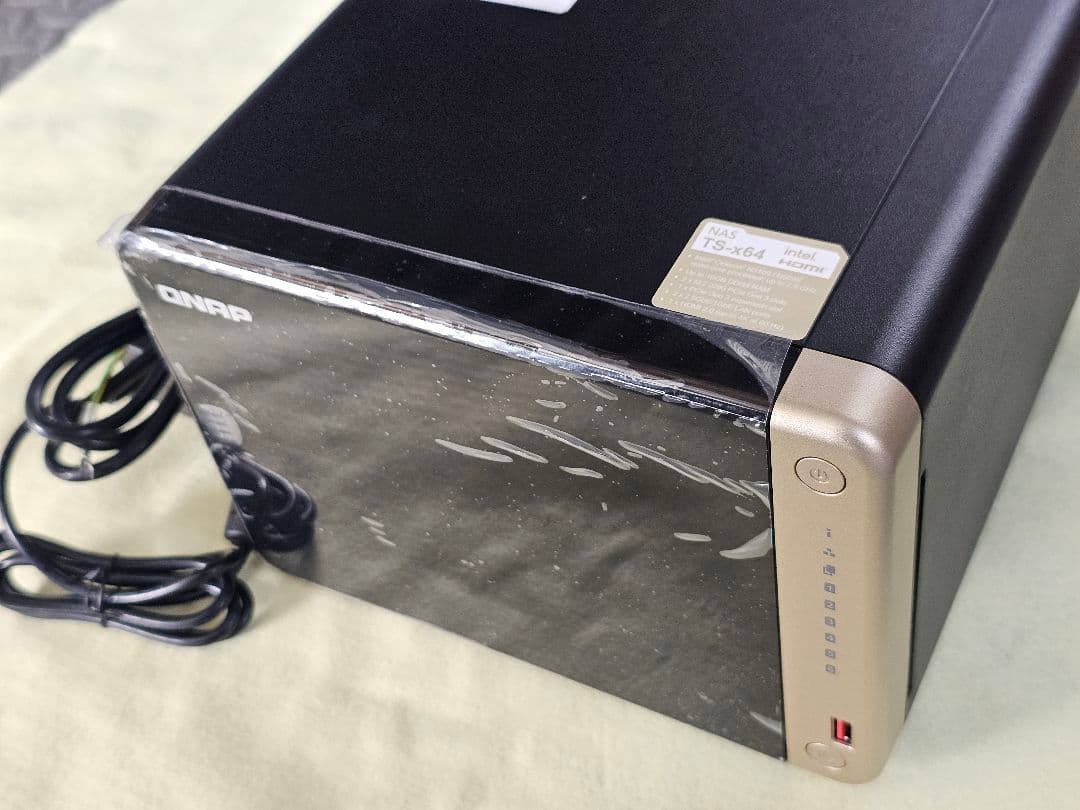 QNAP TS-664 6ベイNAS 16GB 2.5GbE 10G増設済み