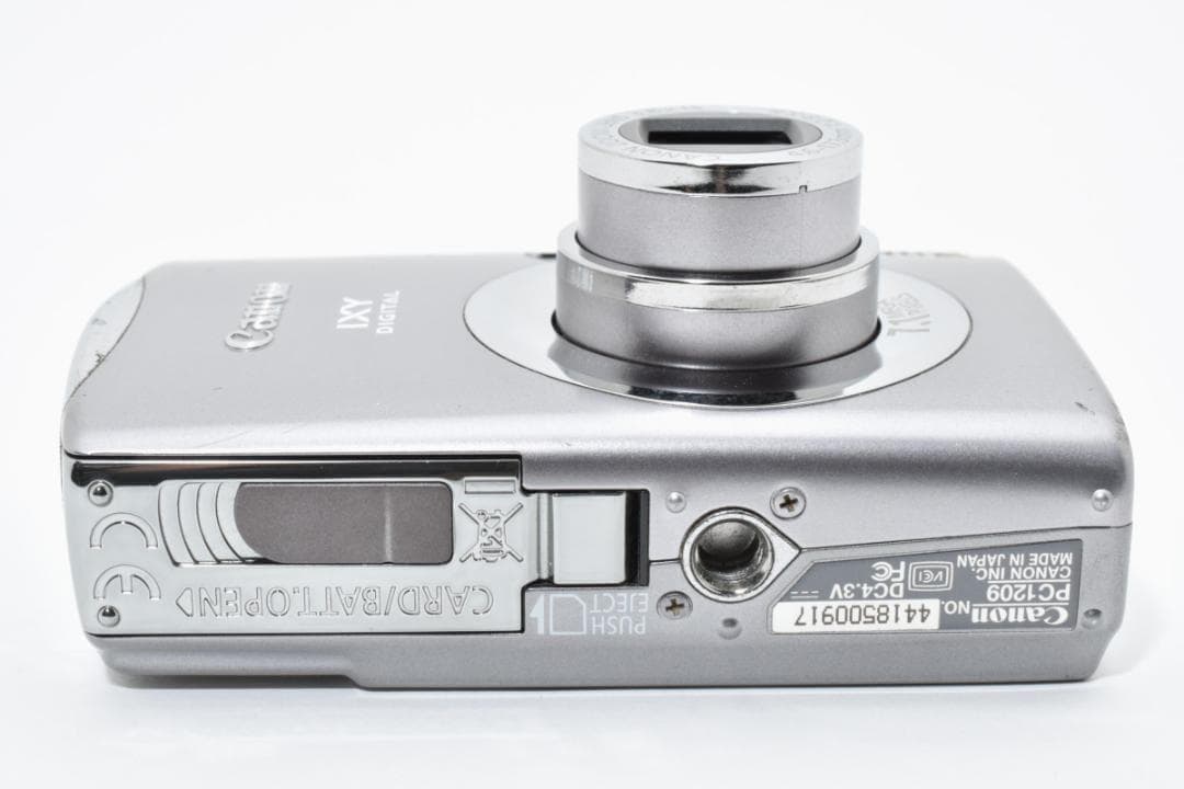 キヤノン　Canon IXY DIGITAL 900 IS シルバー《元箱付属》