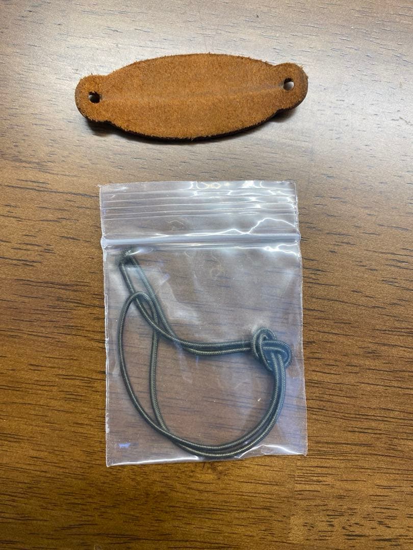 【中古品】トラベラーズノート　オリーブ　レギュラーサイズ　限定レザータグ付き