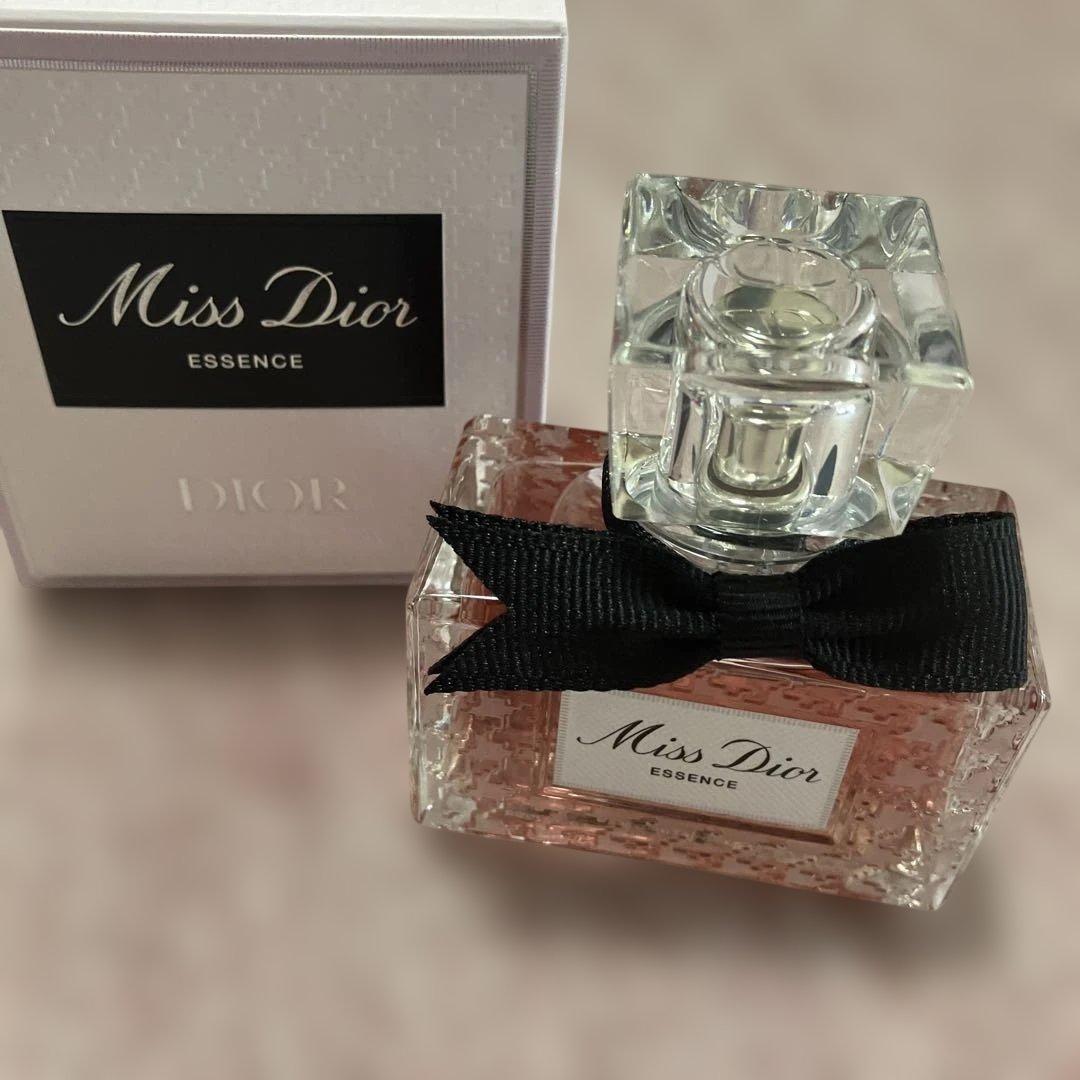 専用　新製品　極美品　Miss Dior Essence 香水　プレステージ巾着