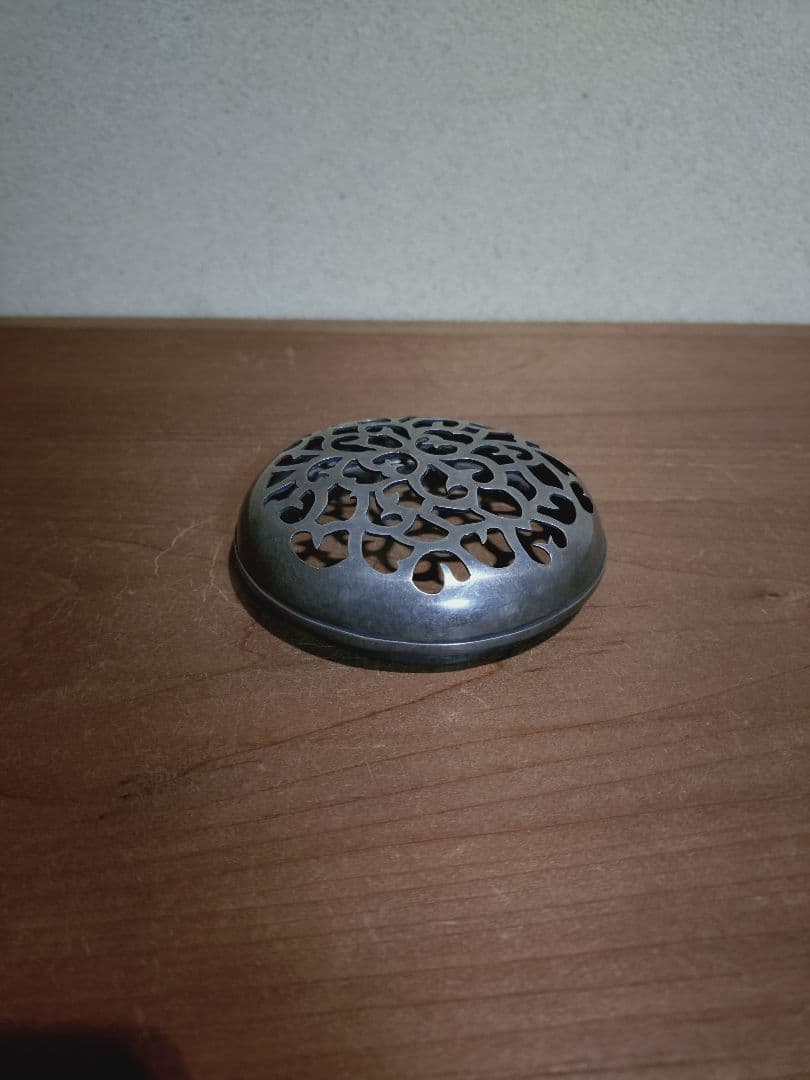 純銀 透かし彫り 唐草紋 火屋 「純銀」刻印