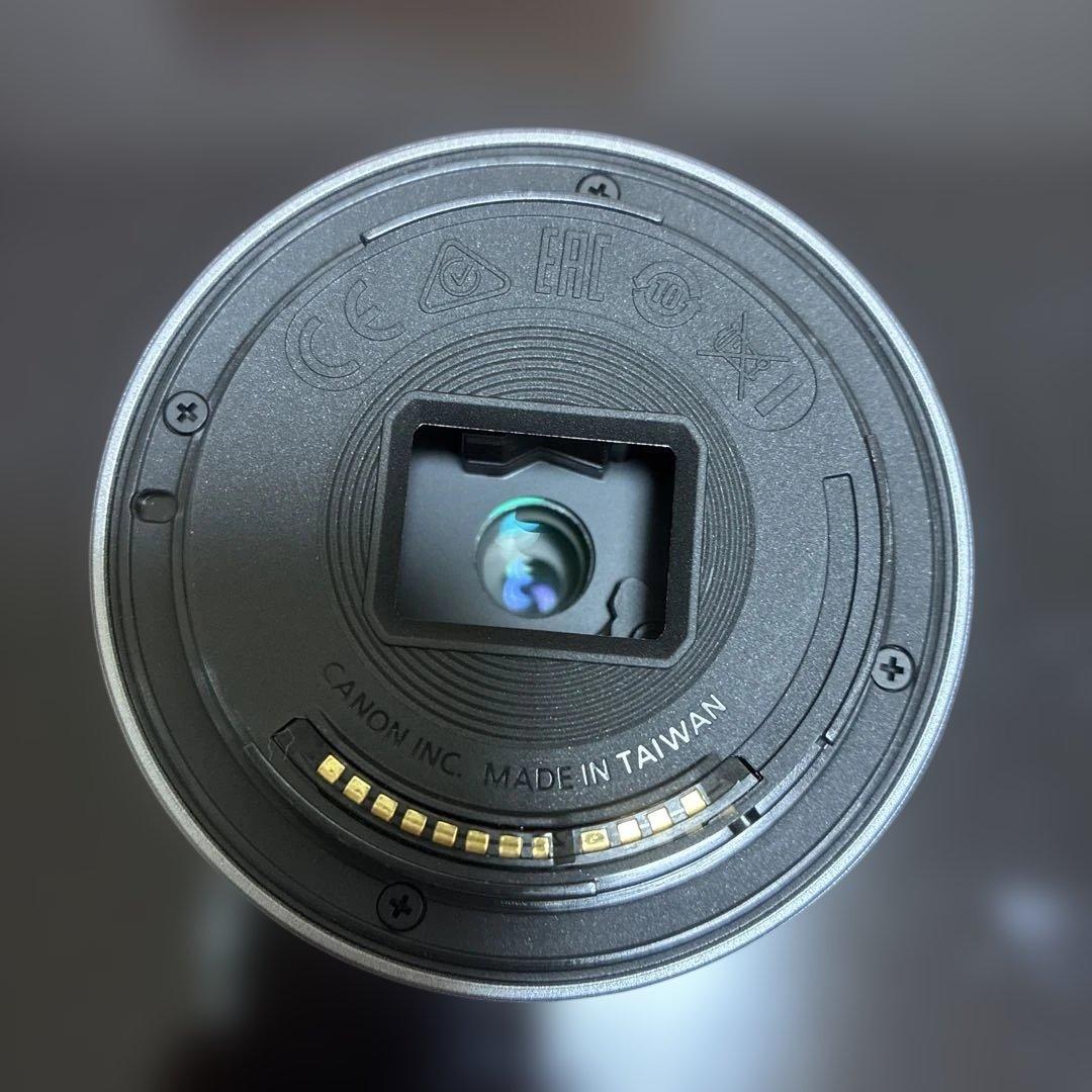 Canon EOS R10 レンズキット　純正バッテリー1個（劣化無し）