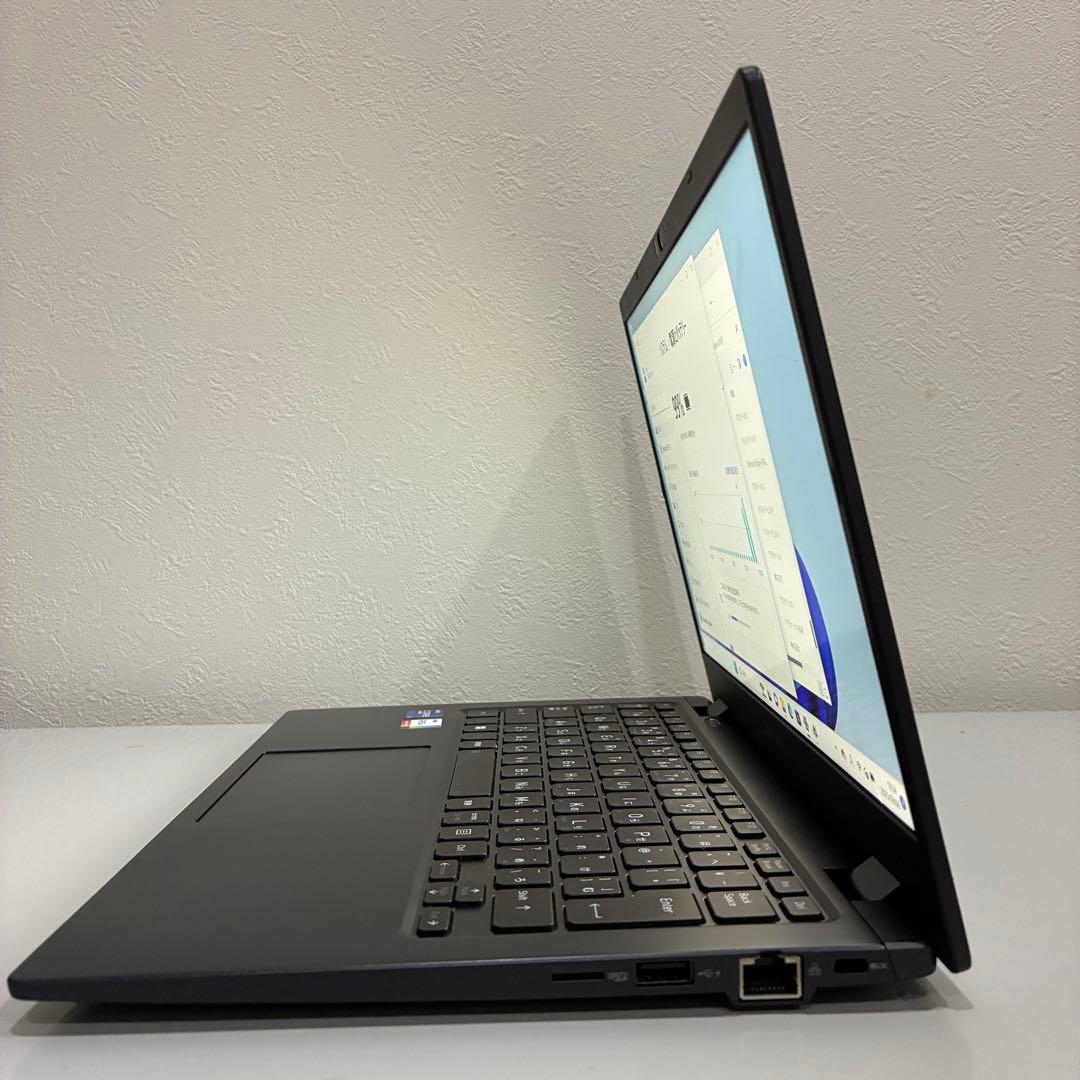 512 office Dynabook G83/HU 11世代 i7 16G