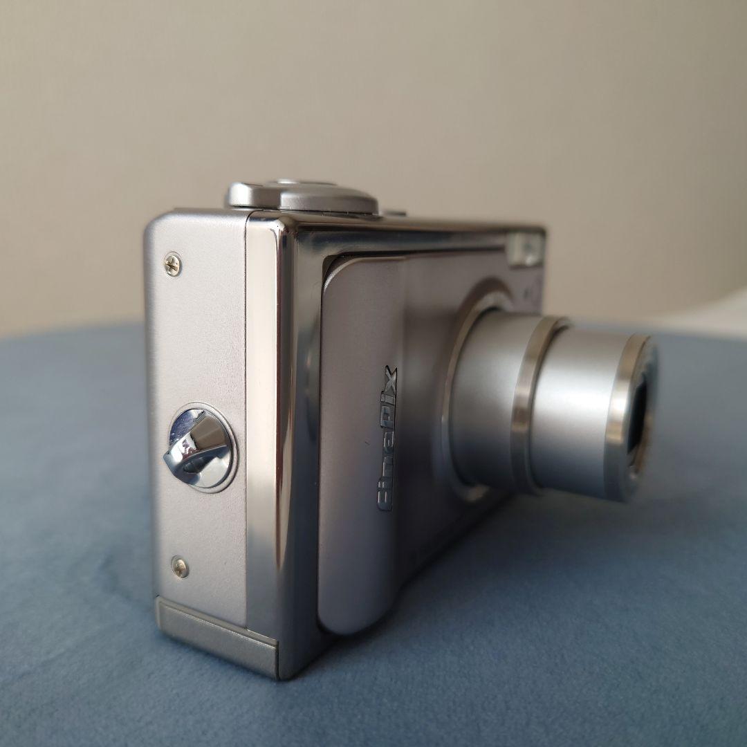 FUJIFILM FinePix F11 デジタルカメラ 動作確認済み