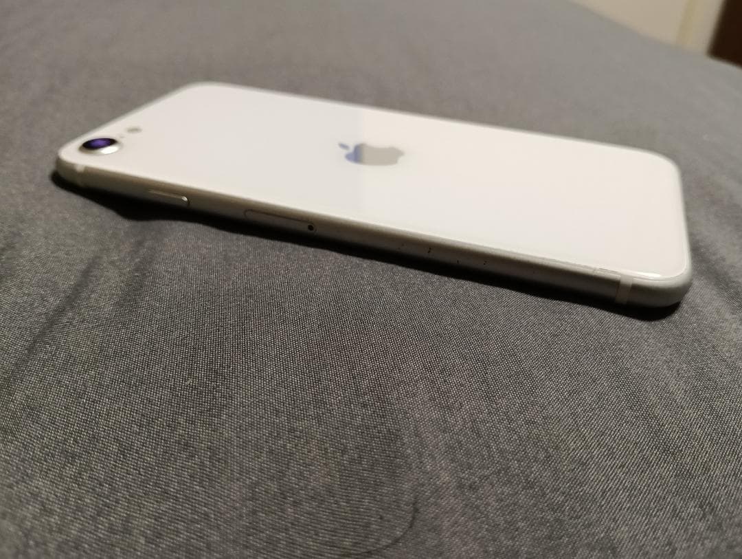 iPhone SE 第2世代 128GB 白 バッテリー100%