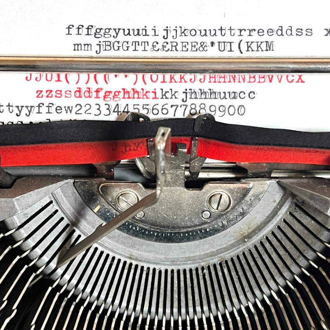 タイプライター オリベッティ LETTERA 34、動作確認済み　スペイン製