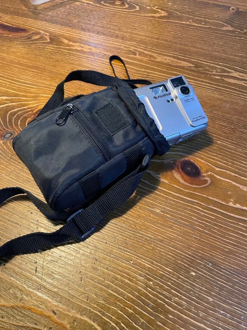 FUJIFILM FinePix 1200 コンパクトデジタルカメラ