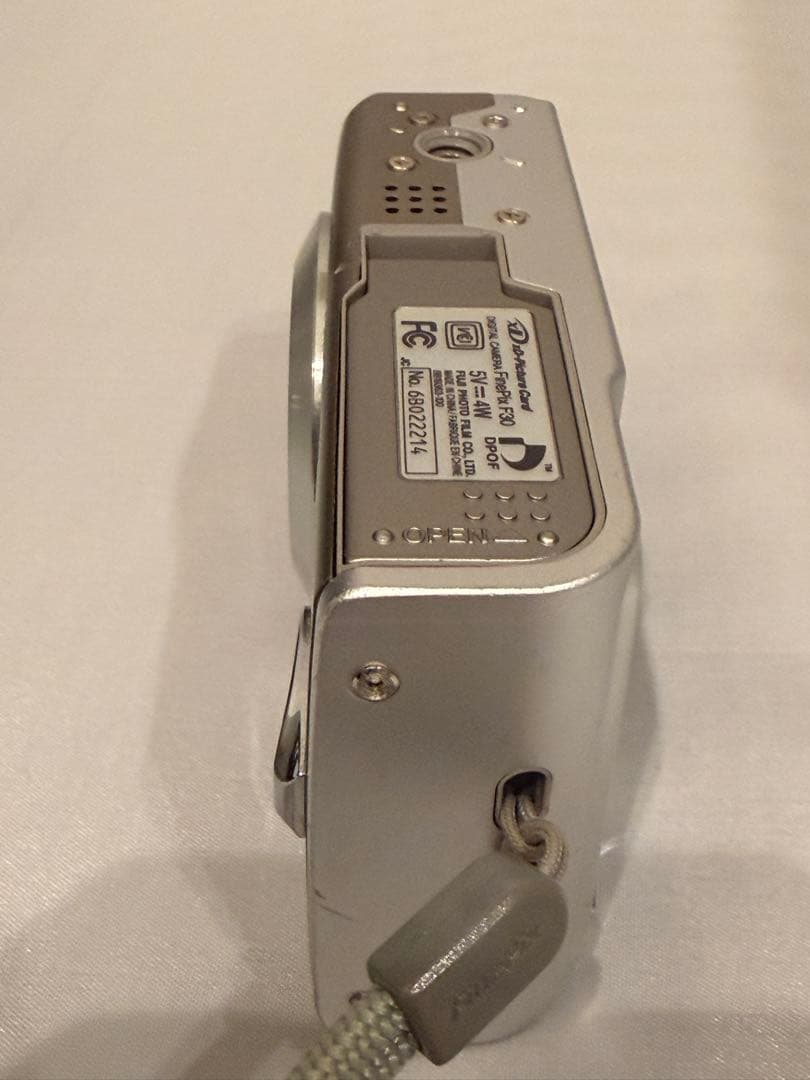 Fujifilm FinePix F30 デジタルカメラ　XDカード付きB