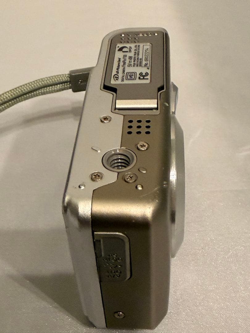 Fujifilm FinePix F30 デジタルカメラ　XDカード付きB