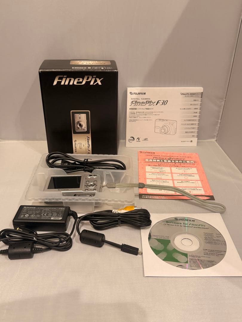 Fujifilm FinePix F30 デジタルカメラ　XDカード付きB