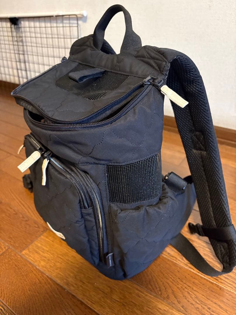 ブラック キルティングバックパック