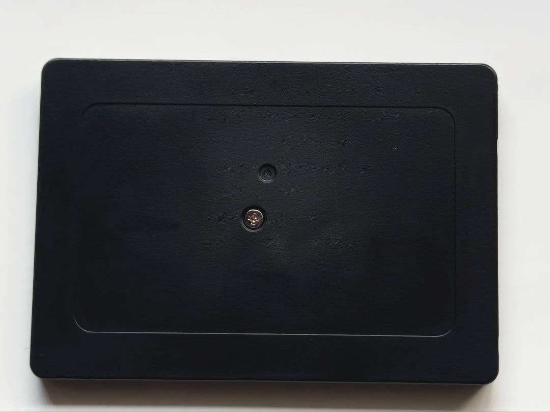 2TB・使用0時間・2.5インチSSD (A-DATA)