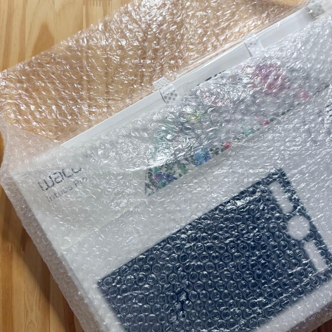 Wacom Intuos Pro M PTH-660/K0 本体とおまけ付き
