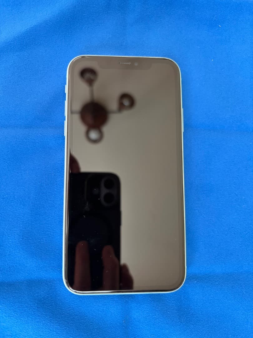 な*き様 Apple iPhone 11 128GB グリーン、ガラスフィルムつ