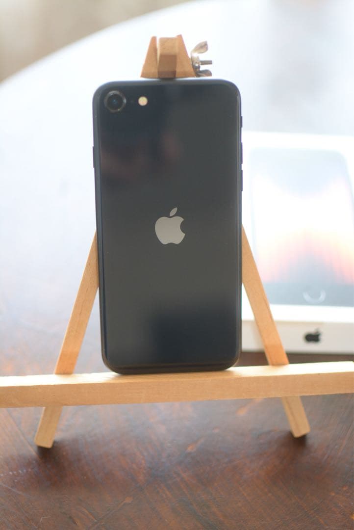 iPhone SE3 両面ガラスコート済み
