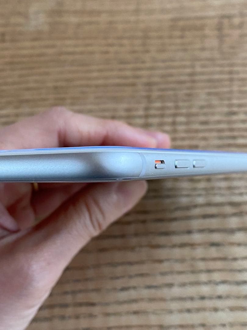 【美品☆おまけ付き】Apple iPhone８　シルバー　64GB　SIMフリー