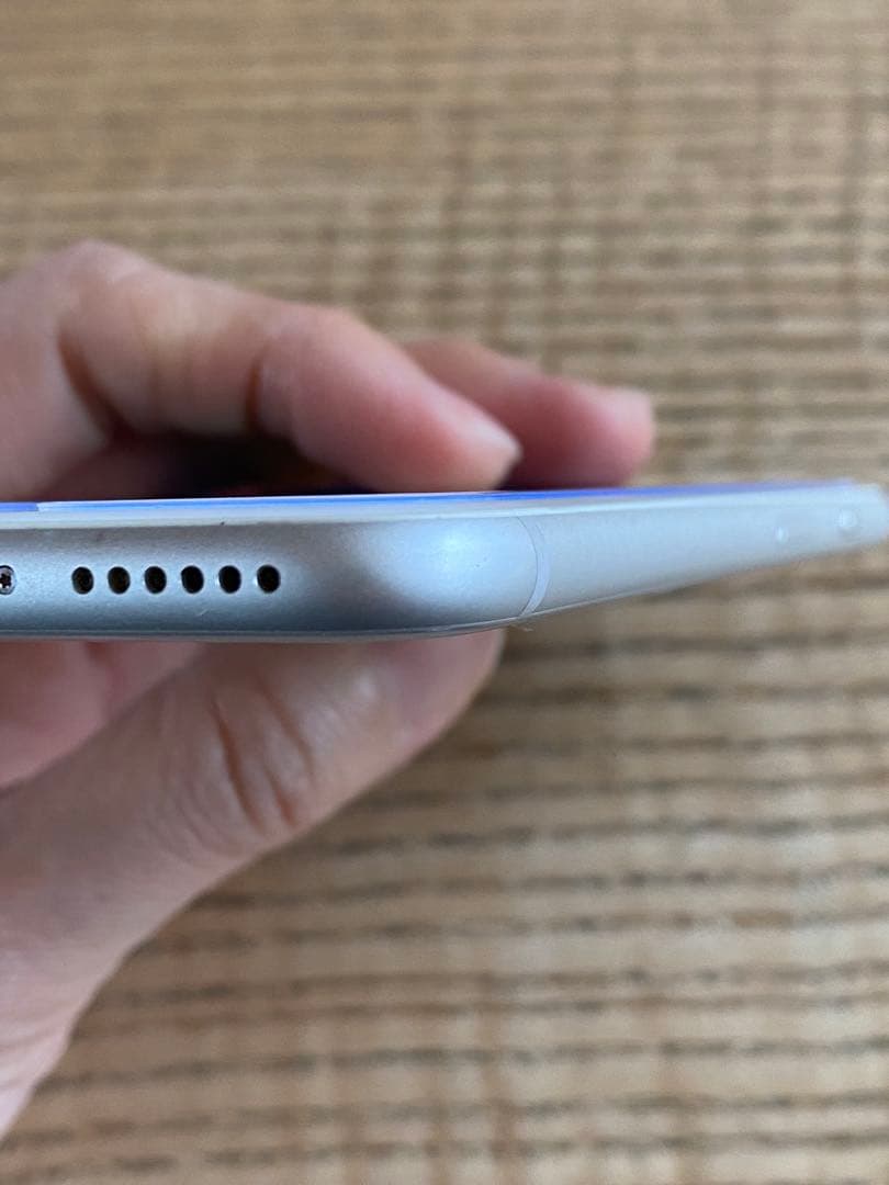 【美品☆おまけ付き】Apple iPhone８　シルバー　64GB　SIMフリー