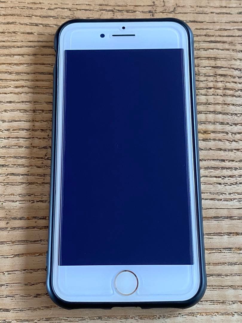 【美品☆おまけ付き】Apple iPhone８　シルバー　64GB　SIMフリー