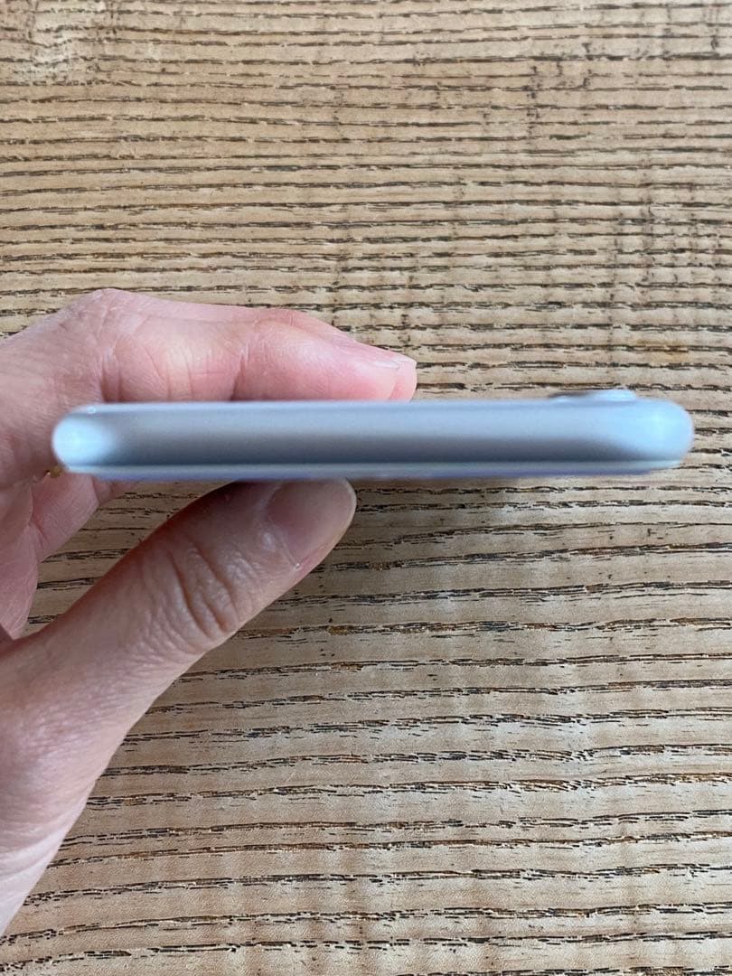 【美品☆おまけ付き】Apple iPhone８　シルバー　64GB　SIMフリー