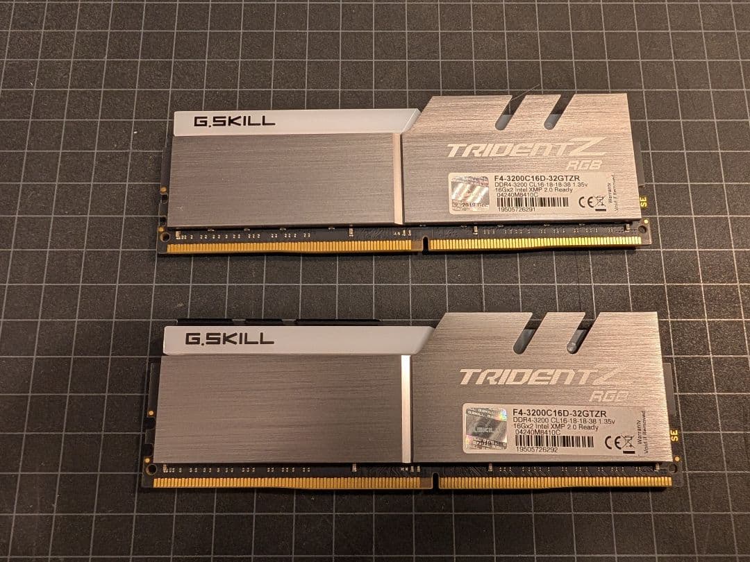 メモリー GSKILL TRIDENTZ RGB F4-3200C16D-32GTZR