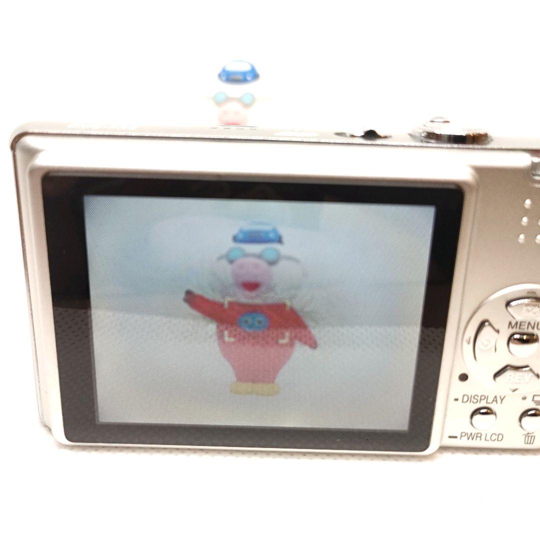 【美品】Panasonic　LUMIX DMC-FX8シルバーIXYデジカメ