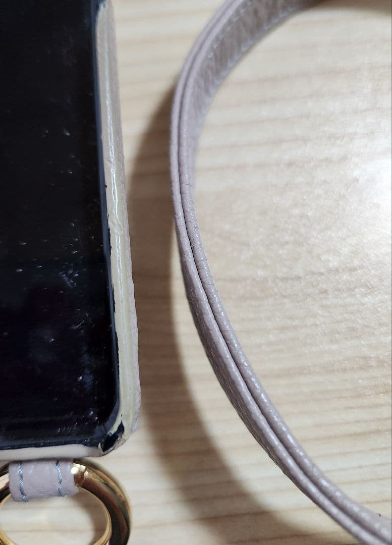 AQUOS　sense6 docomo　ショルダーケース&カエル柄ケース付中古品
