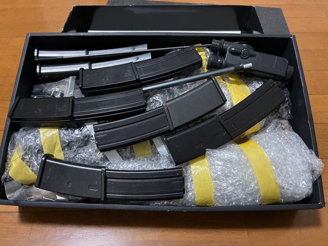 東京マルイ　 電動ガン　MP7A1 タンカラーカスタム